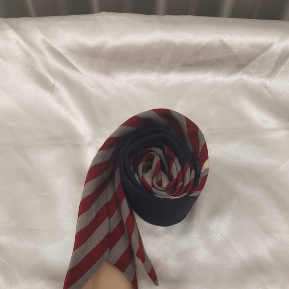 Balanciaga vintage 100% silk classic wide tie - Picture 2 of 7